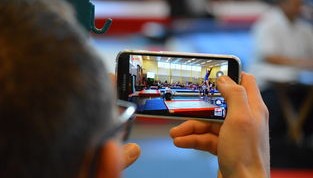 开云app注册-中距离打法是否正在回归，中距离得分